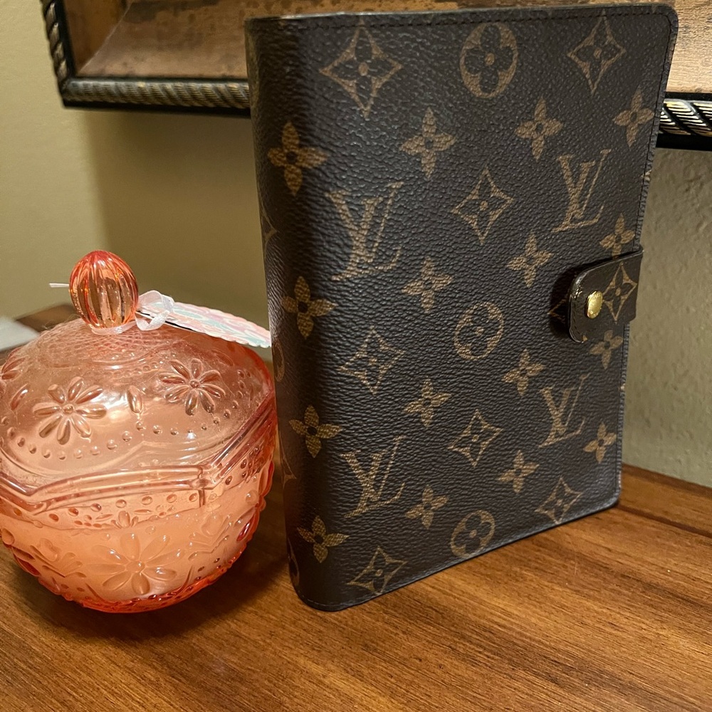 Louis Vuitton Agenda Medium
